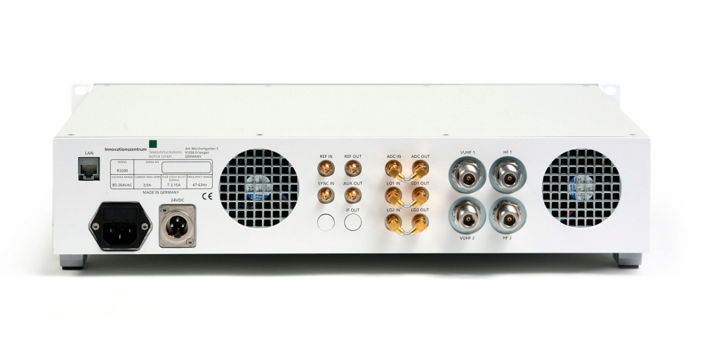IZT R3200 Digital Wideband Receiver back