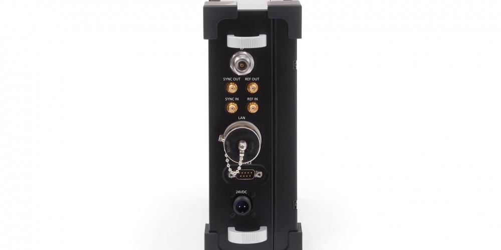 IZT R3411 Ruggedized Compact Wideband Receiver front